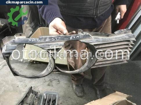 BMW 3 Serisi Panjur çıkma parça