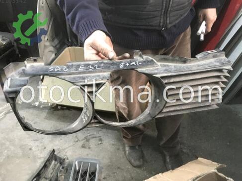 BMW 3 Serisi Panjur çıkma parça