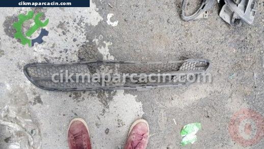 Peugeot 301 Tampon Izgarası çıkma parça