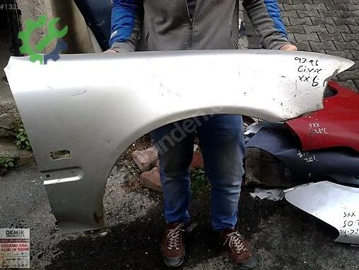 Honda Civic Sağ Ön Çamurluk çıkma parça