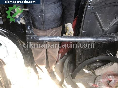 Chrysler LHS Sağ Arka Çamurluk çıkma parça