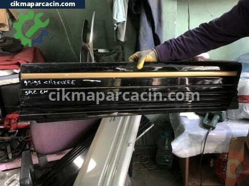 Jeep Cherokee Kapı Çıtası çıkma parça