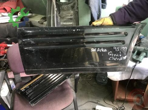 Jeep Grand Cherokee Kapı Çıtası 1993-1999 çıkma parça