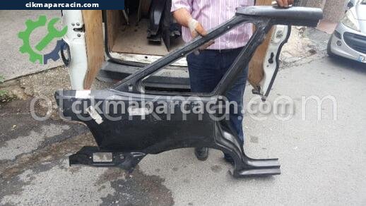 Rover 414 Sağ Arka Çamurluk çıkma parça