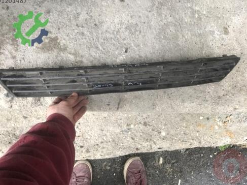 Audi A4 Tampon Izgarası çıkma parça