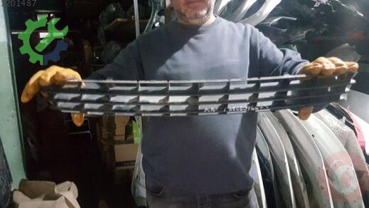 Audi A4 Tampon Izgarası 1995-1999 çıkma parça