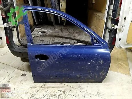 Hyundai Elantra Sağ Ön Kapı çıkma parça