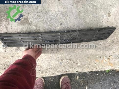 Audi A4 Tampon Izgarası çıkma parça