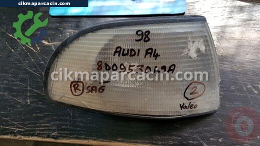 Audi A4 Sinyal çıkma parça