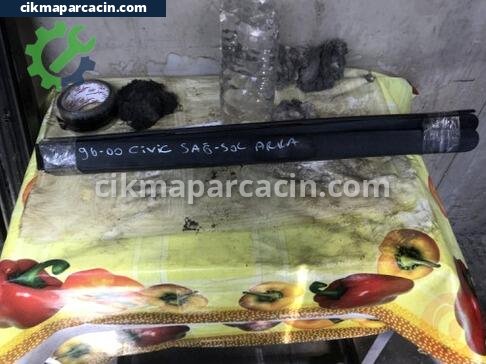 Honda Civic Kapı Çıtası çıkma parça