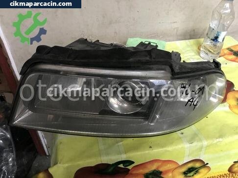Audi A4 Sol Ön Far çıkma parça