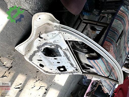 Mazda 323 Sol Arka Kapı çıkma parça