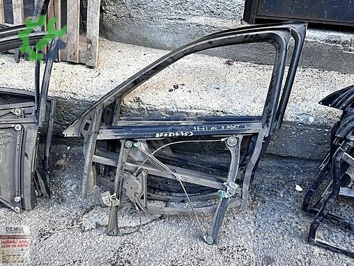 Audi A4 Ön Kapı çıkma parça