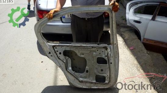 Nissan Primera Sol Arka Kapı 1997-02 çıkma parça