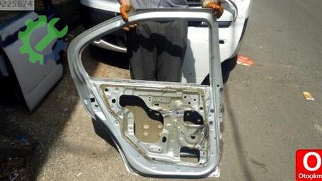 Nissan Primera Kapı (Arka Sağ) 1997-2002 çıkma parça