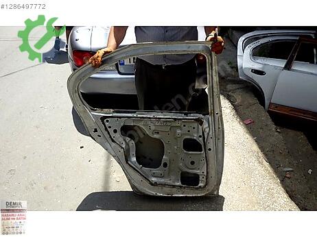 Nissan Primera Sol Arka Kapı çıkma parça