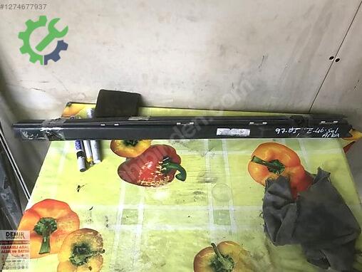 BMW 3 Serisi Kapı Çıtası çıkma parça