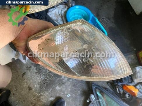 Renault Megane Sinyal çıkma parça