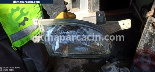 Hyundai Accent Sağ Ön Far çıkma parça