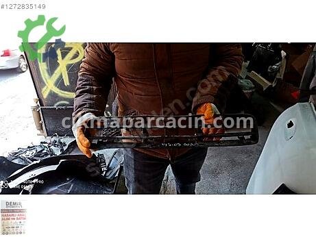 Volkswagen Bora Ön Panjur çıkma parça