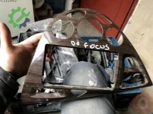 1998-2002 FOCUS TEYP ÇERÇEVESİ MAUN FORD ORJİNAL ÇIKMA PARÇA