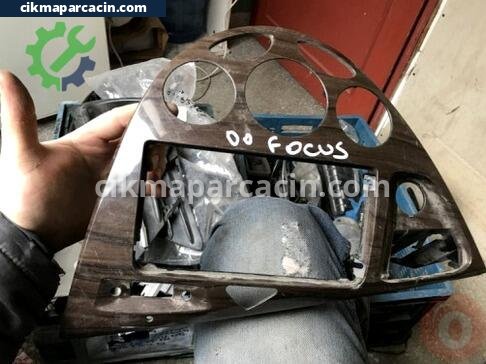 Ford Focus Teyp Çerçevesi çıkma parça