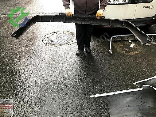 Toyota Avensis Arka Tampon çıkma parça