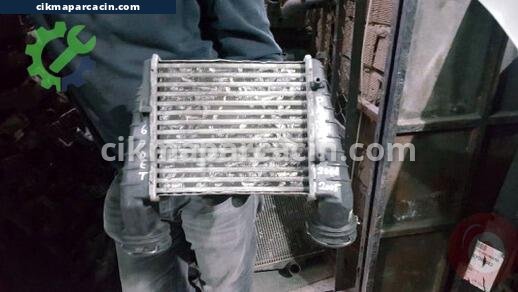 Volkswagen Passat Intercooler Radyatörü çıkma parça