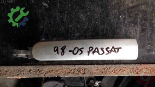 Volkswagen Passat Ön Kapı Kolu 1998-2005 çıkma parça