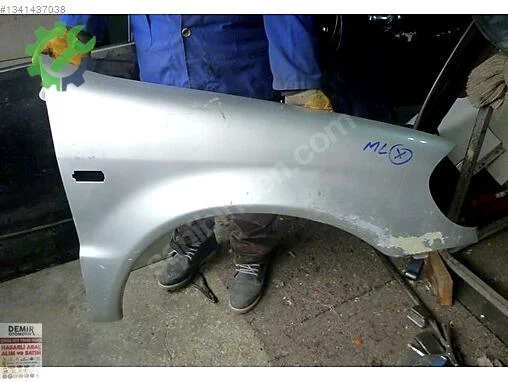 Mercedes-Benz ML Ön Çamurluk çıkma parça