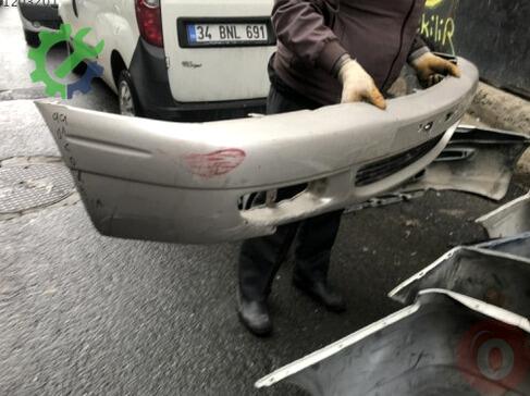 Toyota Corolla Ön Tampon 1999-2001 çıkma parça