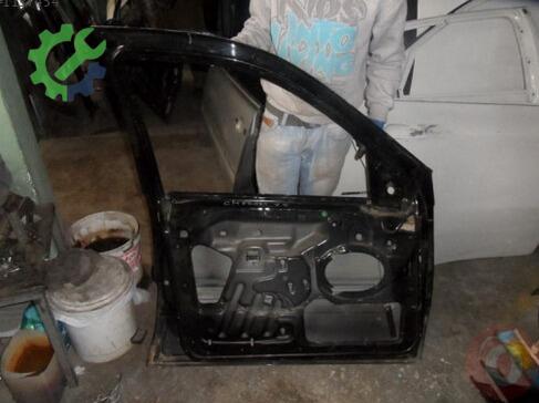 Jeep Grand Cherokee Sol Ön Kapı 1999-2005 çıkma parça