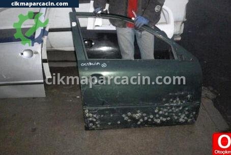 Skoda Octavia Sağ Ön Kapı çıkma parça