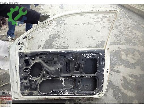 Ford Focus Sağ Kapı çıkma parça