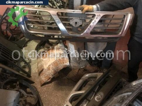 Nissan Patrol Panjur çıkma parça