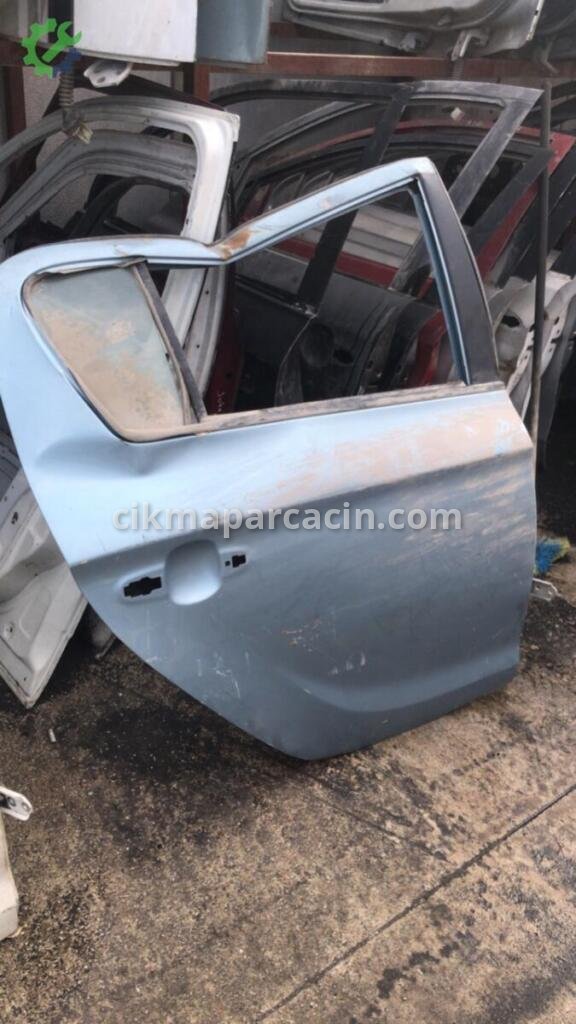 Hyundai i20 Arka Kapı 77004-1J000 çıkma parça