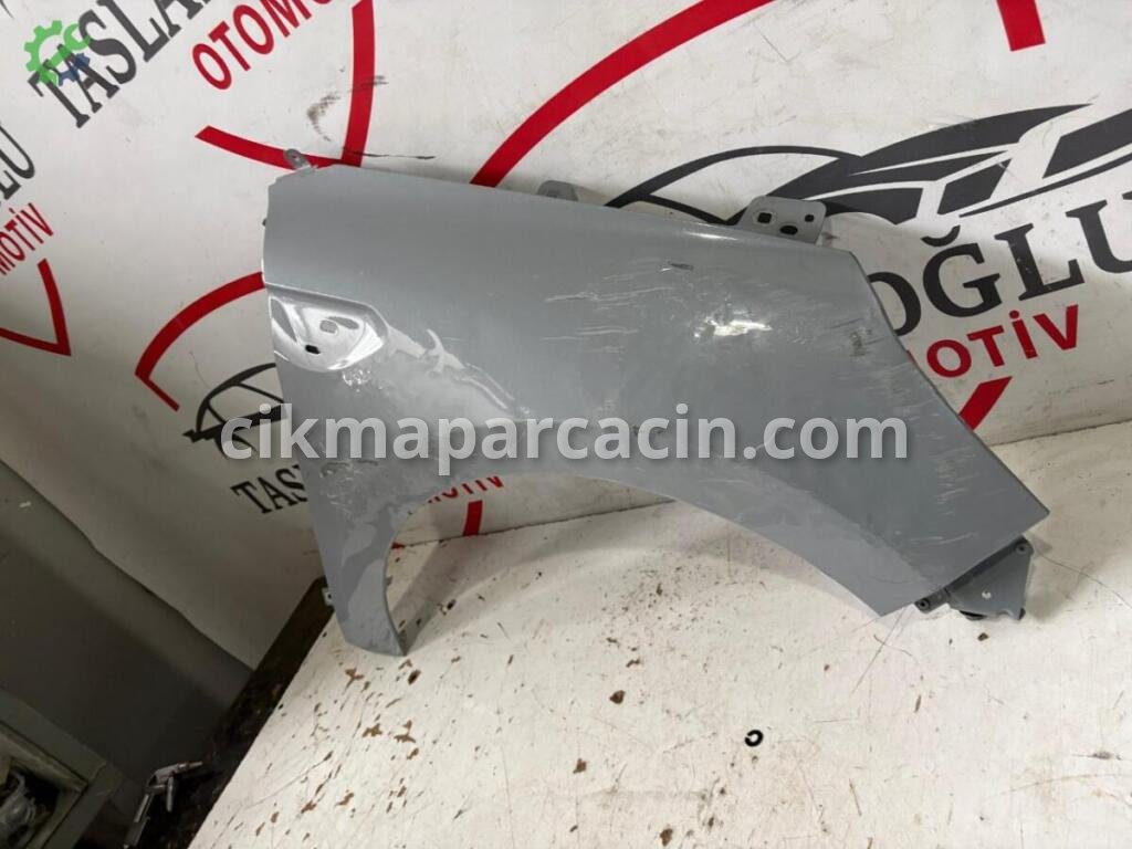Renault Clio Sağ Ön Çamurluk çıkma parça