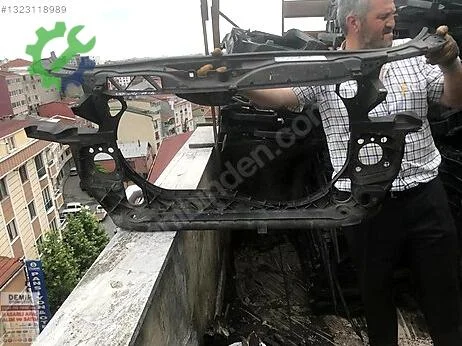 Audi A4 Ön Panel çıkma parça