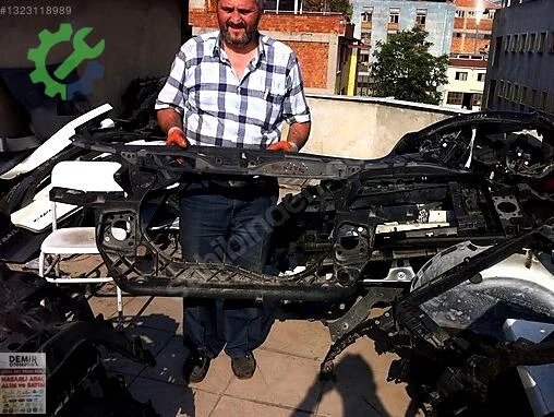 Audi A4 Ön Panel çıkma parça