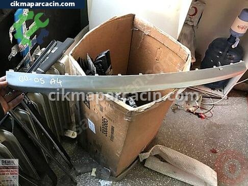 Audi A4 Tampon Izgara Çıtası çıkma parça