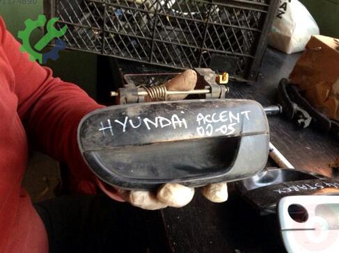 Hyundai Accent Kapı Kolu 2000-2005 çıkma parça