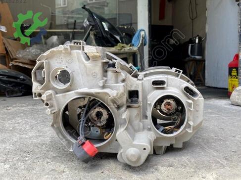 Mercedes-Benz C Serisi Sol Ön Far 2000-2006 çıkma parça