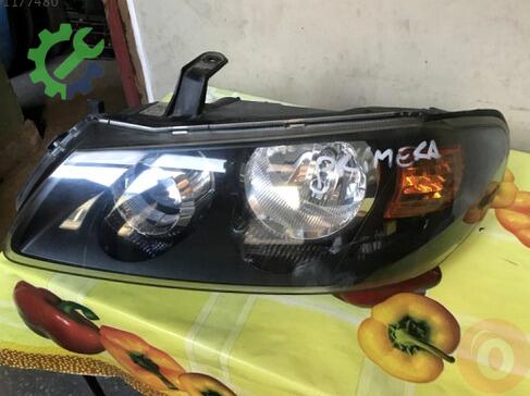 Nissan Almera Sağ Ön Far 2001-2005 çıkma parça