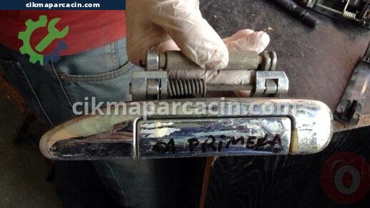 Nissan Primera Kapı Kolu çıkma parça