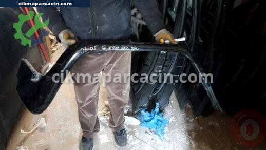 Mercedes-Benz G Serisi Dodik çıkma parça