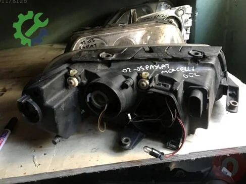 Volkswagen Passat Mercekli Far 2002-2005 çıkma parça