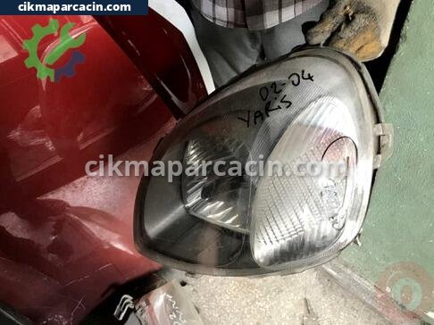 Toyota Yaris Sol Ön Far çıkma parça