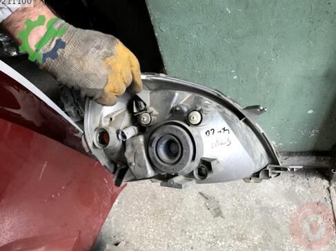 Toyota Yaris Sol Ön Far 2002-2005 çıkma parça