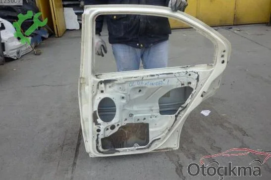 Ford Mondeo Sağ Arka Kapı 2002-2006 çıkma parça