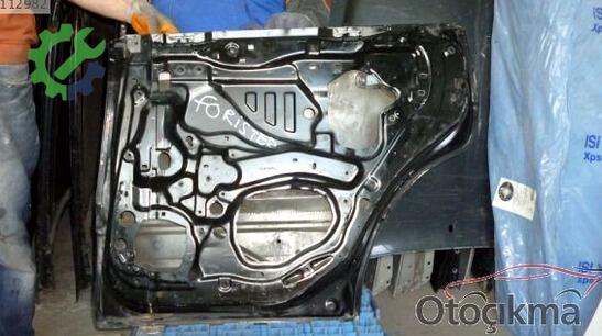 Subaru Forester Sağ Arka Kapı 2002-2007 çıkma parça